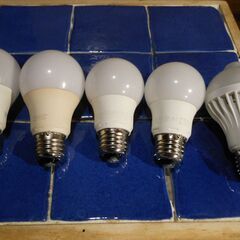 人感センサー明暗ライト　IKEA　LED普通サイズ２個　LED　...