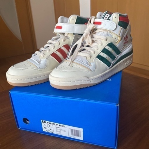 新品 adidas ハイカットスニーカー