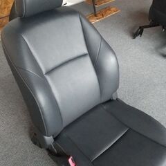 カローラルミオン　中古品　純正黒革シート　助手席