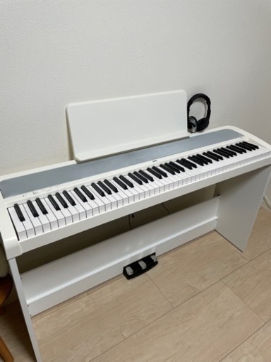 ほぼ新品　KORG 電子ピアノ