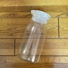 ガラス製のボトル
