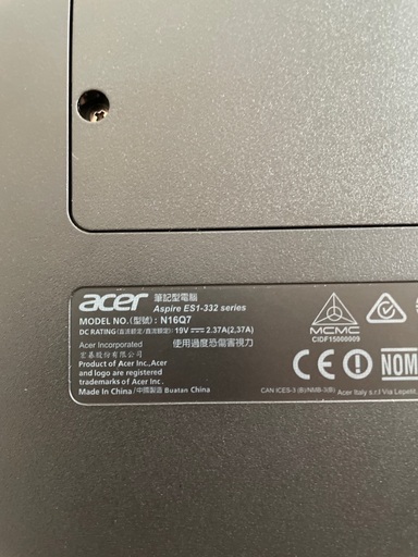 ACER N16Q7 ノートパソコン　赤