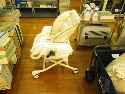コンビ 電動ハイローチェア【モノ市場東浦店】41 電動ベビーラック