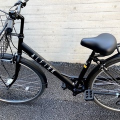 新品同様 高級感のあるマットブラック　ギア付き自転車