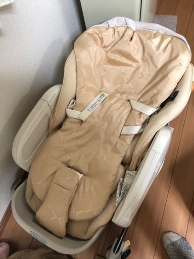 コンビ　ネムリラ　ハイローチェア【中古品】