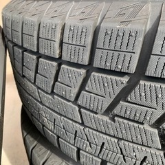 白のアルファード に合うカラーのほぼ新品ホイールとスタッドレス 225