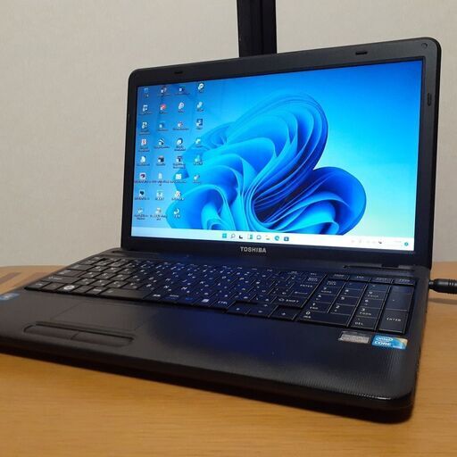 【取引中です】TOSHIBA　dynabook　SSD搭載　i3　Wi-Fi    マルチ　15インチ　キーボード新品（テンキー付き）　Windows11
