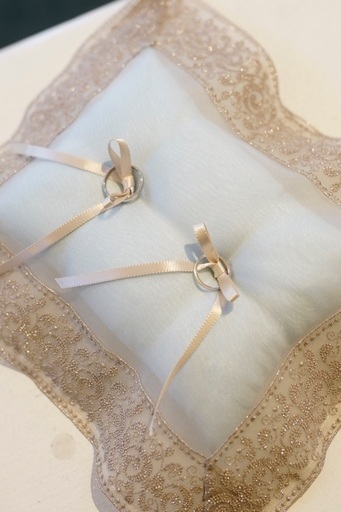 バーニーズニューヨーク リングピロー“LACE”