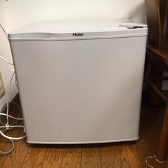 小型冷蔵庫　Haier製　無料