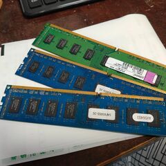 PC3-8500規格のメモリ　2GB×3枚