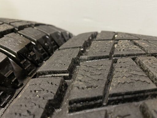 BS BLIZZAK DM-V3 265/70R17 17インチ スタッドレス 4本 2017年製 バリ溝 FJクルーザー ラングラー等　(VTJ387)クレジットカード QRコード決済可能