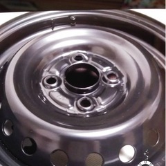 新車外しのホイールとホイールカバー(タイヤは有りません)