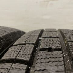 走行短め DUNLOP WINTER MAXX WM01 215/65R16 16インチ スタッドレス 4本 2017年製 アルファード ヴェルファイア等　(VTI448) クレジットカード QRコード決済可能