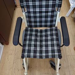 子供用 車椅子 コンパクト 車いす 介助用 介護用 折りたたみ式 チェック柄 ブラックー×グレー ☆ 近隣配送無料 買取帝国 朝霞店 子供用 車椅子 コンパクト 車いす 介助用 介護用 折りたたみ式