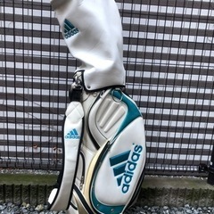 adidasキャディバッグ&Titleistクラブケース