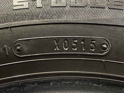 走行短め DUNLOP WINTER 節約 MAXX WM01 215/60R16 16インチ  