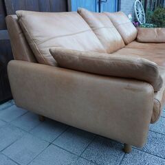 unico(ウニコ)のVINT(ヴィント）レザー 3人掛けソファーです。しなやか
