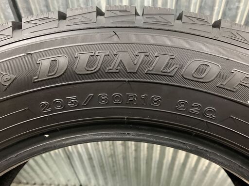 ヨコハマスタッドレス205／60R16 96Q深溝