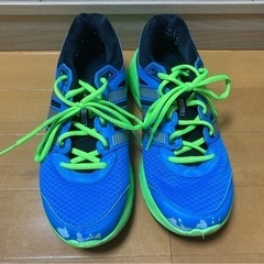 【ネット決済】adidas 運動靴25.5cm（池袋駅より徒歩10分）