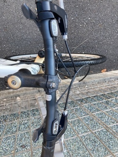 自転車　クロスバイク　specialized en14764 24段変速 Specialized 24段変速クロスバイク