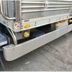 【売】いすゞ　エルフ　冷凍車用　ワンオフ　サイド、リヤバンパー　デコトラ　値下げしました。