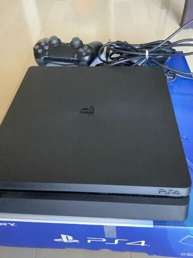 PlayStation 4 ジェット・ブラック 500GB