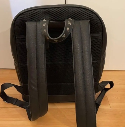 Zara メンズ リュック バックパック フェイクレザー 黒 ゆう 平野のバッグ リュックサック の中古あげます 譲ります ジモティーで不用品の処分