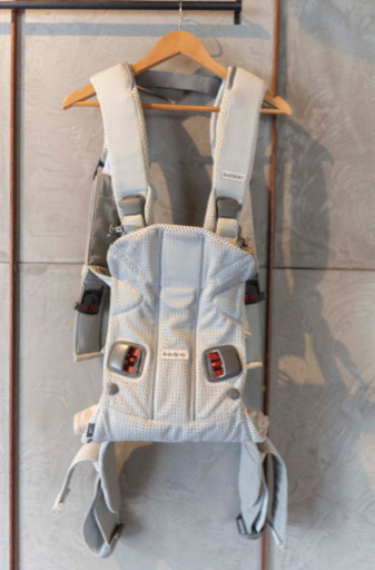 ベビービョルン 抱っこ紐　ONE KAI Airシルバー　メッシュ