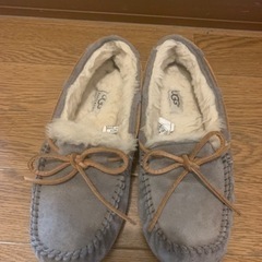 [決まりました]UGG DAKOTA 23cm