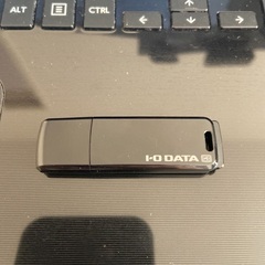 USB メモリー　8GB