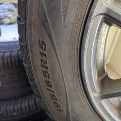 売り切り!スタッドレスタイヤ　ノア・ヴォクシー・セレナにおすすめ