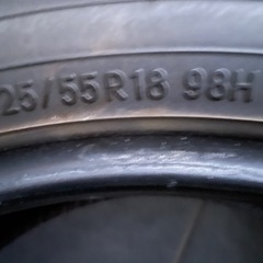 225/55R18 タイヤ　４本