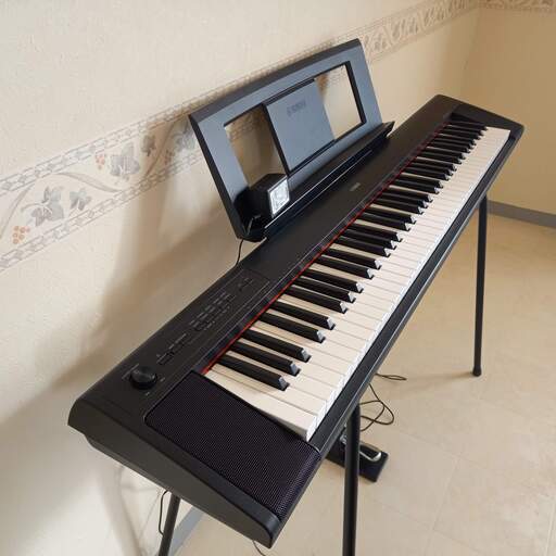 【2021年製】【保証書付】【配送可】YAMAHA電子キーボード piaggeroNP-32B