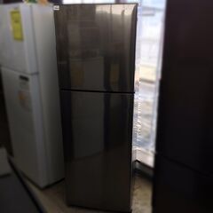 ✨2016年製✨1778番 東芝✨ノンフロン冷凍冷蔵庫✨GR-H38SXVL(ZT)‼️