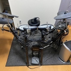 電子ドラム　Roland製　定価30万くらいだったやつ