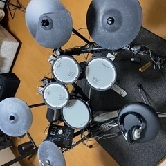 電子ドラム　Roland製　定価30万くらいだったやつ