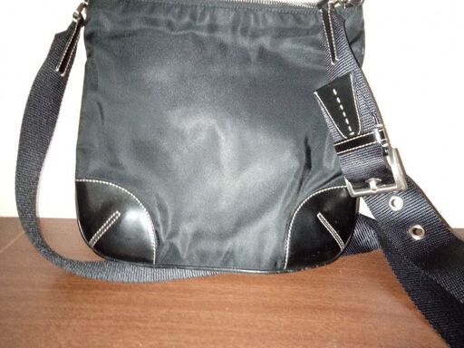 PRADAショルダーバッグ斜め掛けナイロンパテントレザーエナメルNEROブラック PRADAショルダーバッグ斜め掛けナイロンパテントレザーエナメルNERO