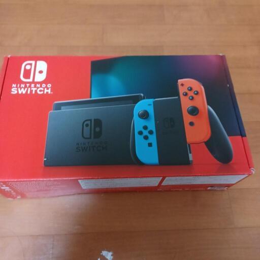 Nintendo SwitchとNintendo Switchソフトキャプテン翼とNintendo Switchソフト桃太郎電鉄のセットです。\n