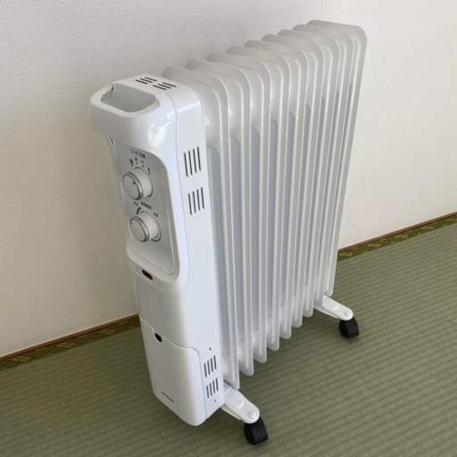 アイリスオーヤマ  オイルヒーター　POH-1210KS-W 2018年製