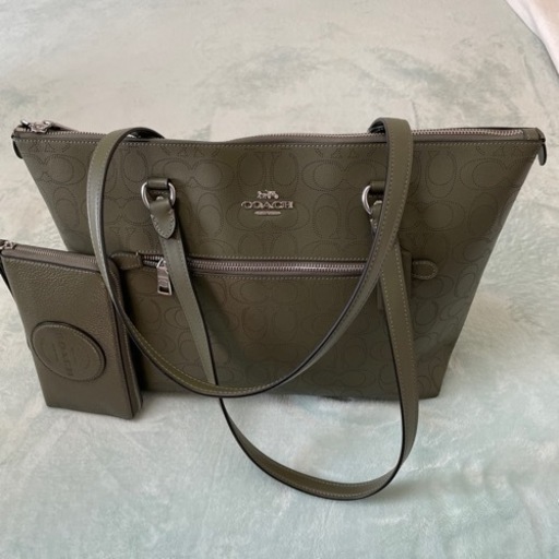 値下げcoachのバック、財布格安で譲ります。