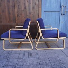 無印良品(MUJI)の人気のリビングでもダイニングでもつかえるソファーチェアー2脚セット/アーム付です！コンパクトなサイズとゆったりとしたデザイン。オーク材のフレームはナチュラルモダンにも♪BL407