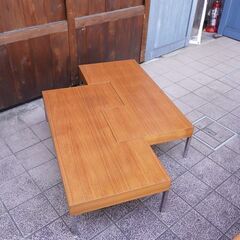 ACTUS(アクタス)取り扱いのイタリアのブランドporadaのパズル ウォールナット材 リビングテーブルです。パズルのように楽しめるポラダの遊び心が詰まったシンプルでモダンなセンターテーブルです。BL411