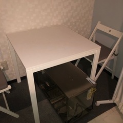 IKEA テーブル　チェアー二脚
