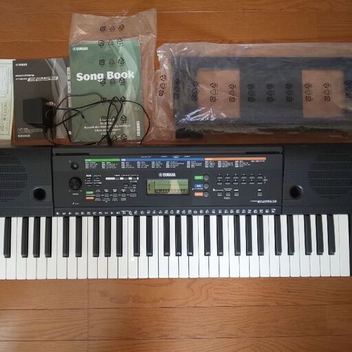[美品] ヤマハ 電子キーボード PSR-E253