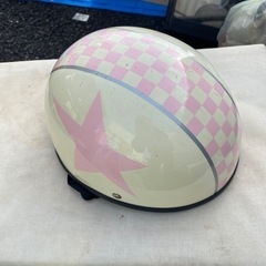 可愛いピンクラインのヘルメット 無料