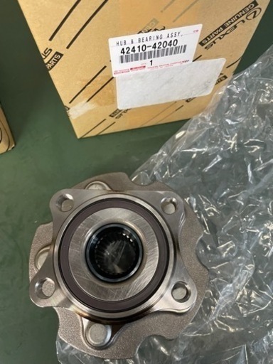 ルミオン四駆リヤハブベアリング新品