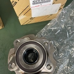 ルミオン四駆リヤハブベアリング新品