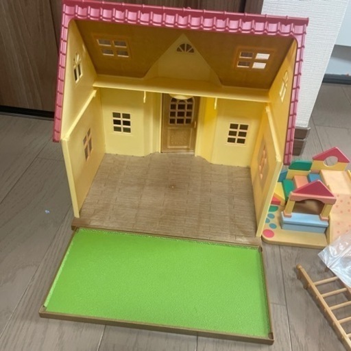 「シルバニアファミリー」初代 初期 赤い屋根のお家&小物セット　計32点 シルバニアファミリー」初代 初期 赤い屋根のお家&小物セット 計32点