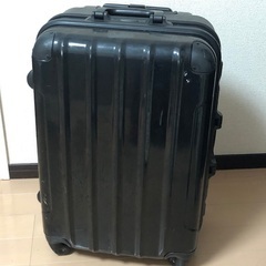 スーツケース　中〜大型　黒