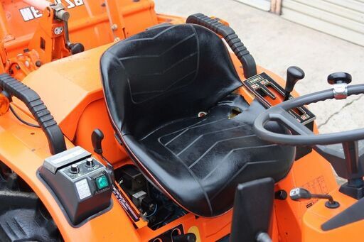 【SOLD OUT】クボタ トラクター B1-15 ブルトラ 15.5馬力 4WD 自動水平 尾輪【清掃・整備済】【農機具でっく】【福岡】【トラクター】